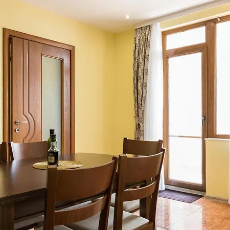 Nasini By Flat Mаnager Hotel apartamentowy 3*